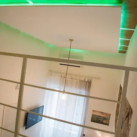 Bed & Breakfast Guest Art