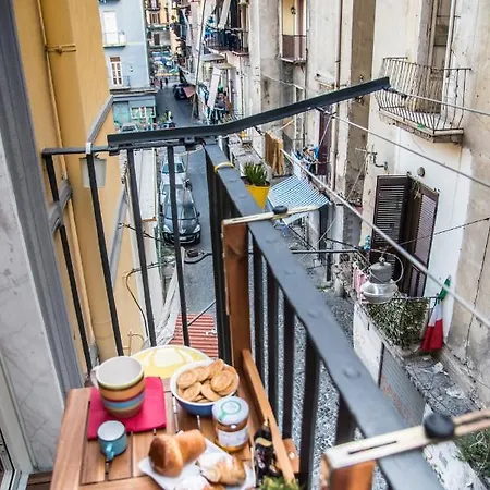 Bed & Breakfast Guest Art 4*